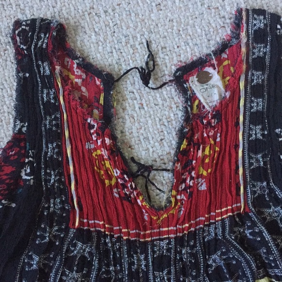 Free People top with open back, size medium - Picture 2 of 5